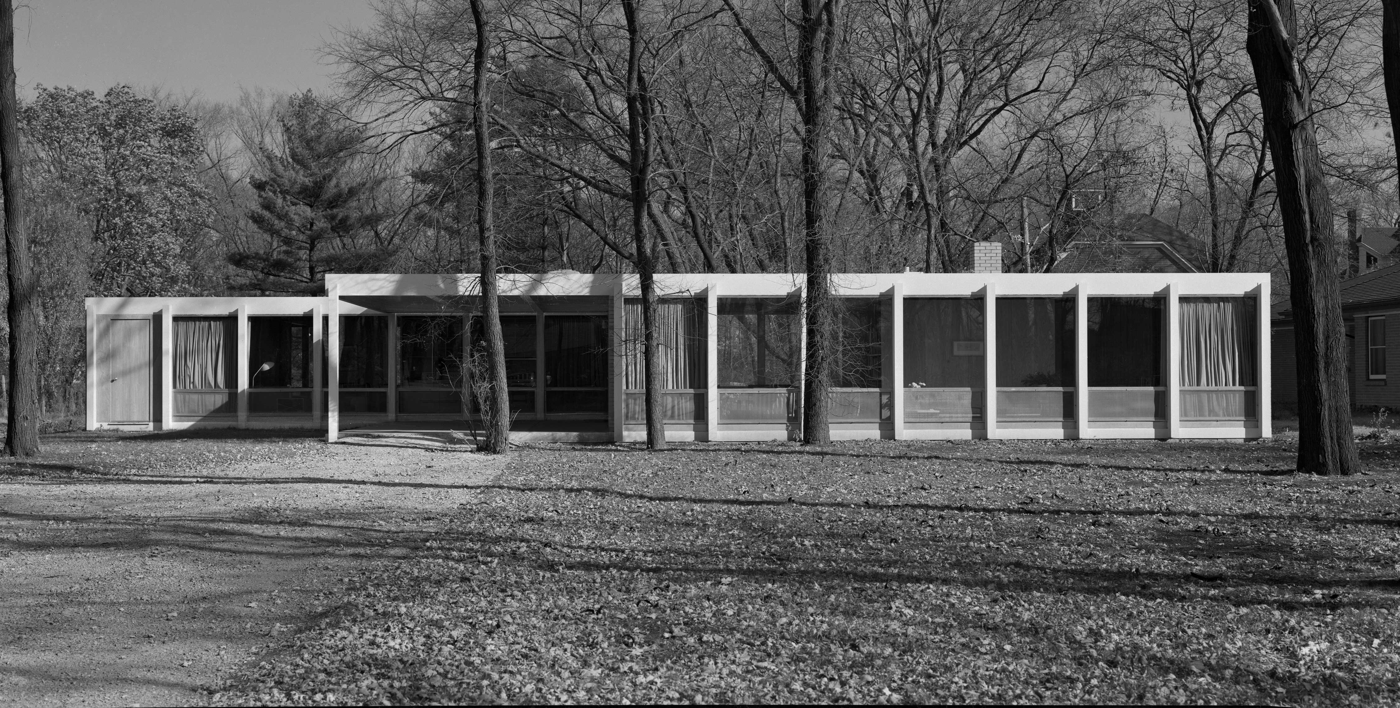 Mies van der Rohe's McCormick House on 299 Prospect Avenue